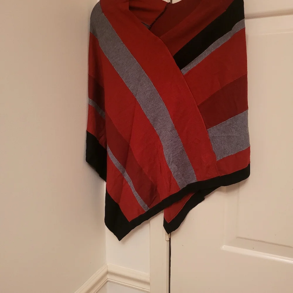 Cape - Picture 2 of 3